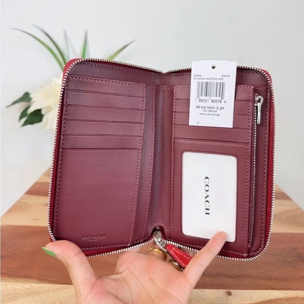 NWT Coach Medium Id Zip Wallet In Signature Canvas  With Wild Strawberry. - Picture 4 of 6